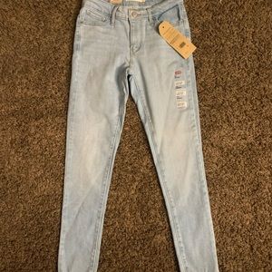 Levi's Women's 711 Mid-Rise Skinny Jeans 25W 30L